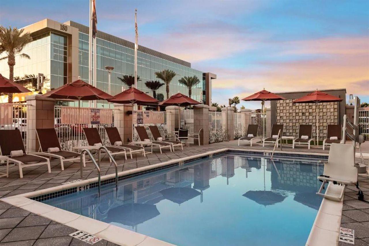 Hilton Garden Inn Chandler Downtown Zewnętrze zdjęcie