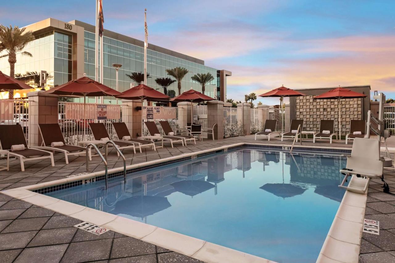 Hilton Garden Inn Chandler Downtown Zewnętrze zdjęcie